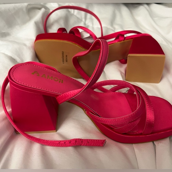 Chunky Platform Heeled Sandals - Picture 3 of 4